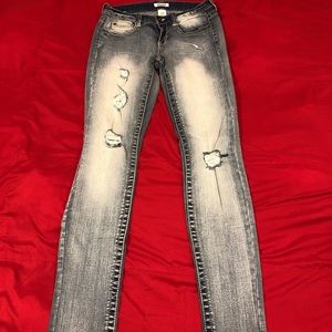 Cute semi distressed skinny jeans